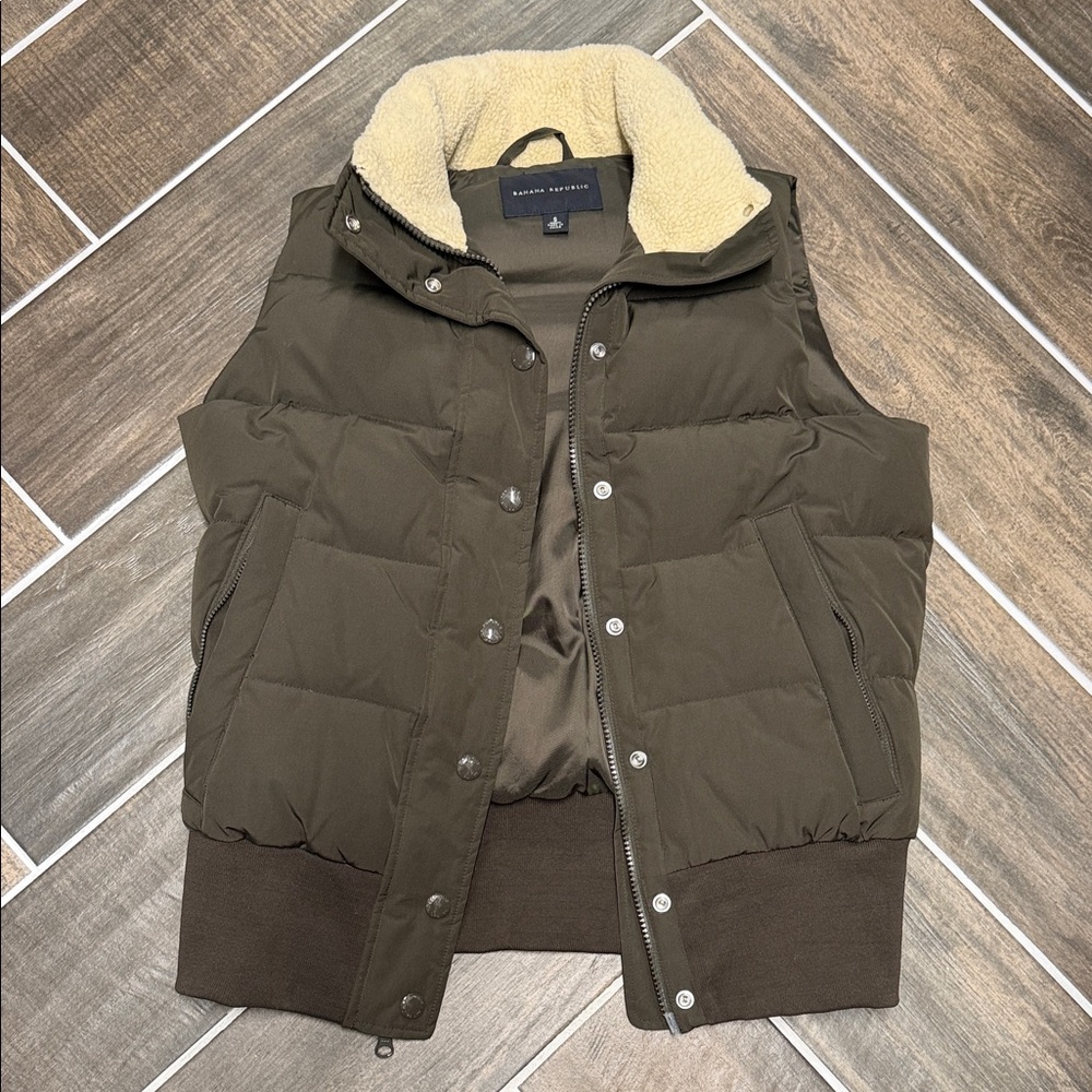 Banana Republic Olive Green Puffer Vest with Cream Sherpa Collar